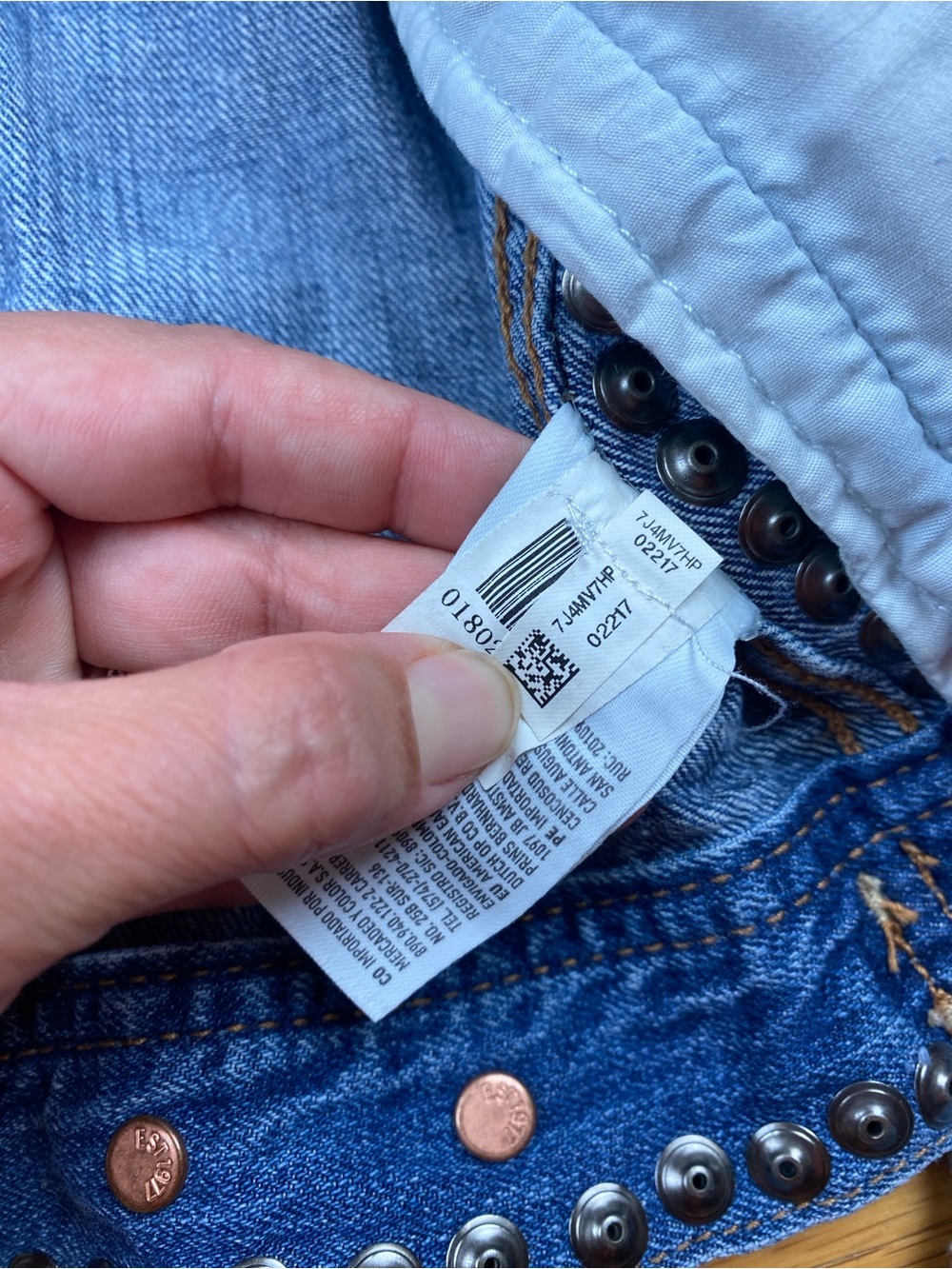 American Eagle Studded jean jacket Size M Distressed Denim Rocker Chic Country - Picture 4 of 12